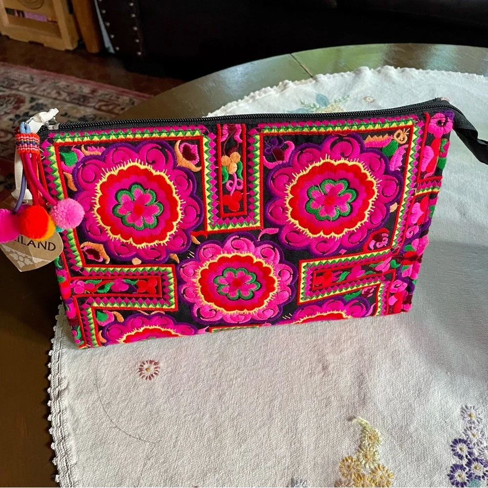 Cosmetic Travel Bag/ Organizer. Hand Embroidered Floral Thai Design. 11.5" x7.5 - Picture 2 of 12